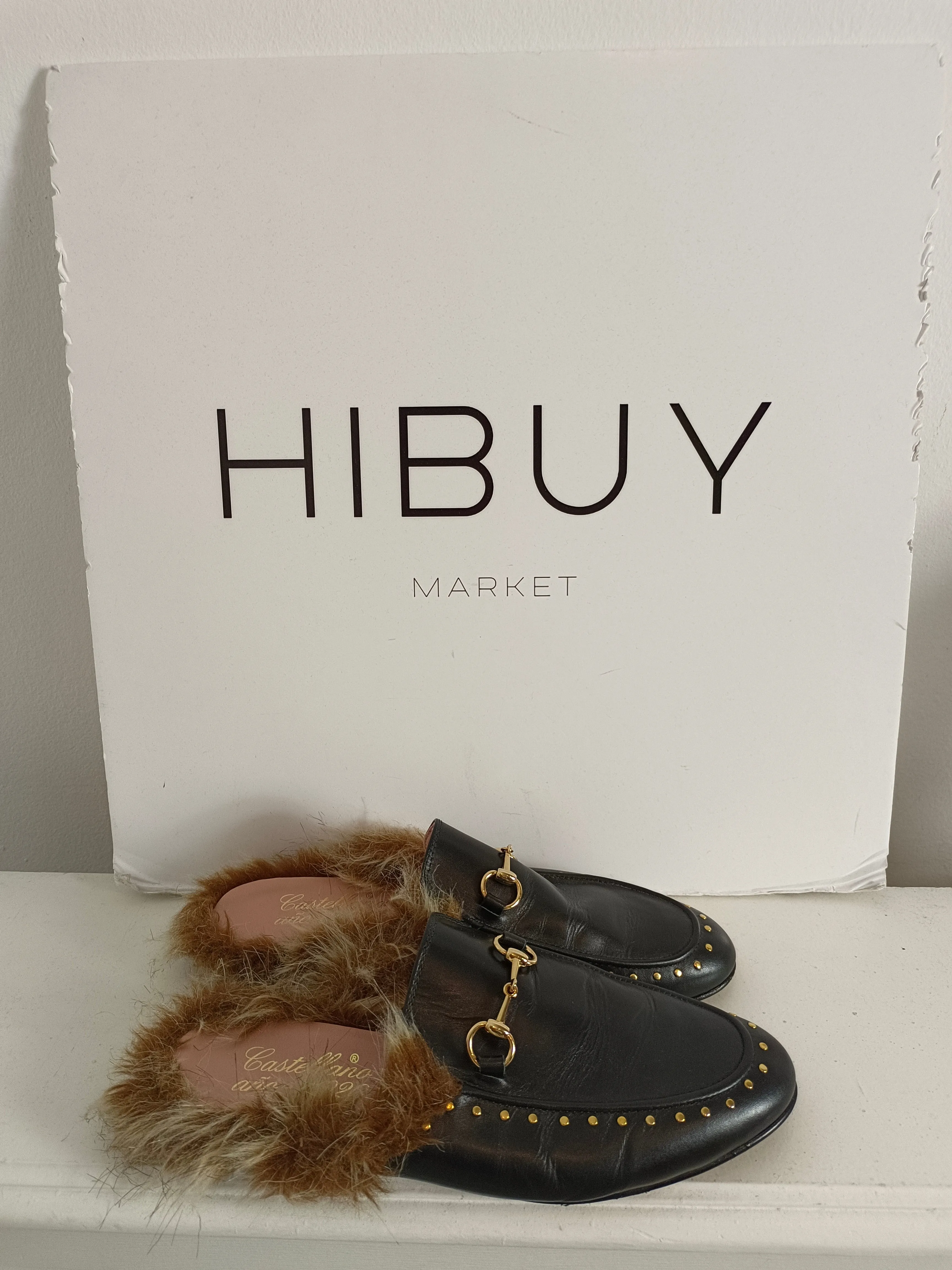 CASTELLANO. Mules negros pelito T.39
